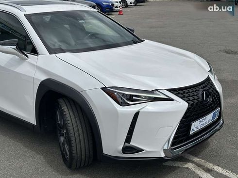 Lexus UX 2019 - фото 13