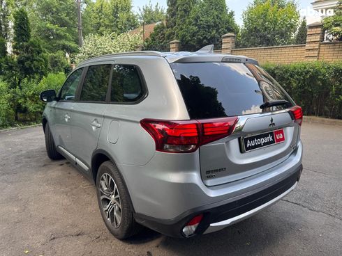 Mitsubishi Outlander 2016 серый - фото 8