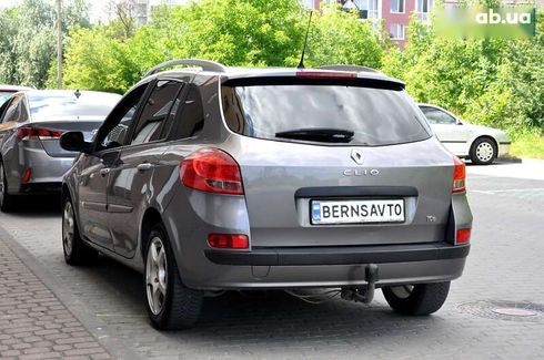 Renault Clio 2011 - фото 28