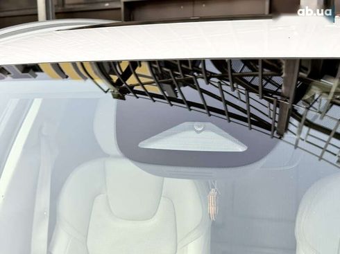 Volvo XC60 2021 - фото 26