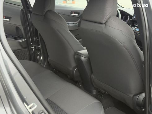Toyota C-HR 2022 серый - фото 46