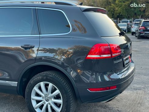 Volkswagen Touareg 2012 серый - фото 11