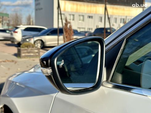 Volkswagen Passat 2018 белый - фото 9