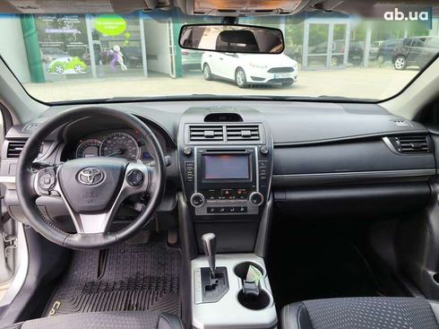 Toyota Camry 2013 - фото 14