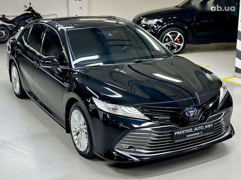 Toyota Camry 2020 - фото 10