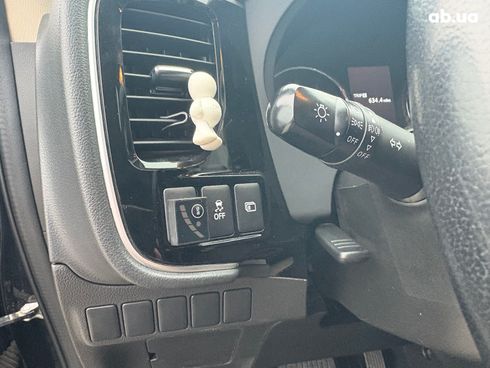 Mitsubishi Outlander 2017 черный - фото 18