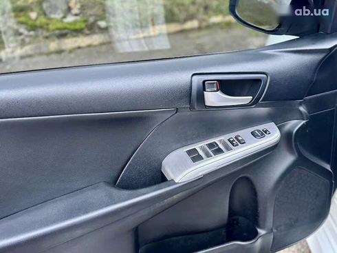 Toyota Camry 2014 - фото 17