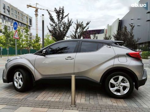 Toyota C-HR 2016 - фото 12