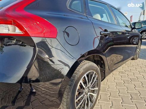 Volvo V40 2018 - фото 9