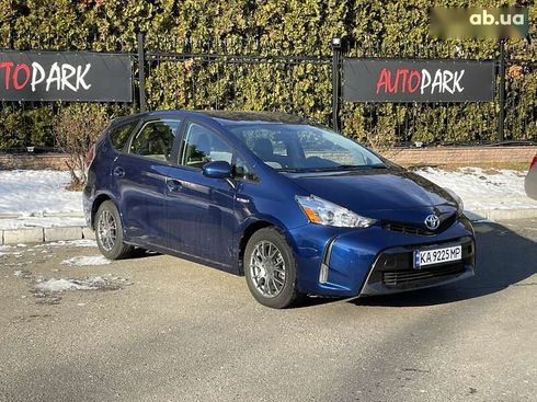 Toyota Prius V 2014 - фото 7