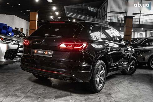 Volkswagen Touareg 2019 - фото 15