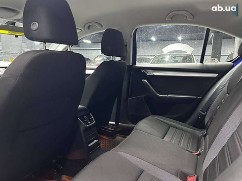 Skoda Octavia 2018 - фото 9