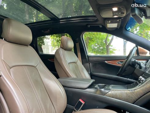 Lincoln MKX 2018 коричневый - фото 36
