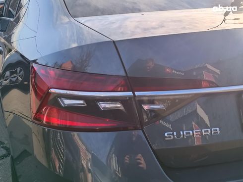 Skoda Superb 2021 серый - фото 10