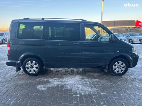 Volkswagen Multivan 2003 серый - фото 10