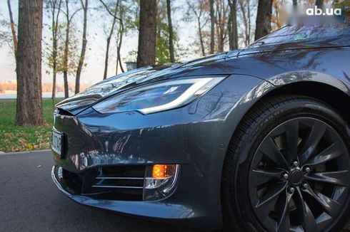 Tesla Model S 2017 - фото 30