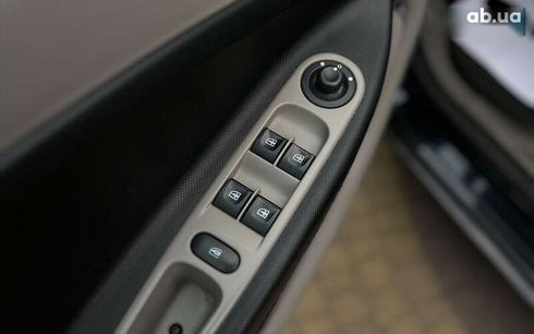 Renault Zoe 2015 - фото 14