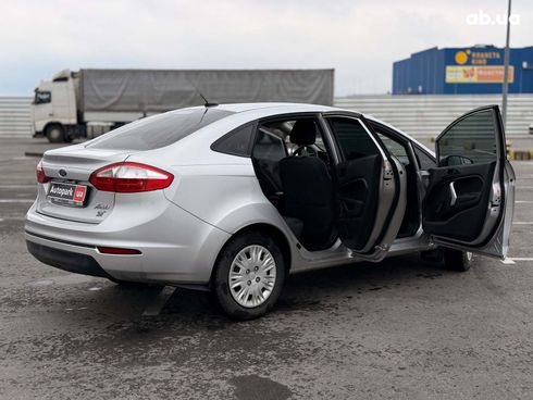 Ford Fiesta 2019 серый - фото 29