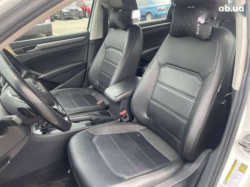 Volkswagen Passat 2017 - фото 30