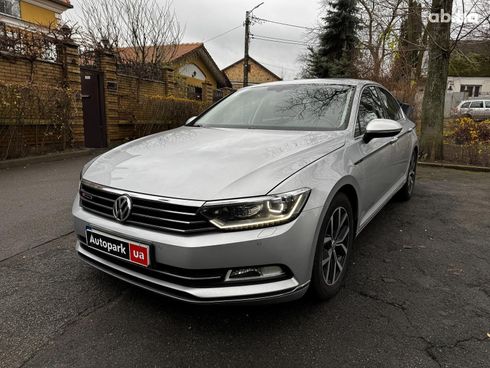 Volkswagen Passat 2018 серый - фото 2