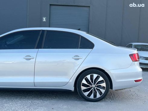 Volkswagen Jetta 2013 серый - фото 4