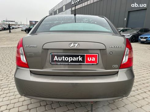 Hyundai Accent 2008 бежевый - фото 5