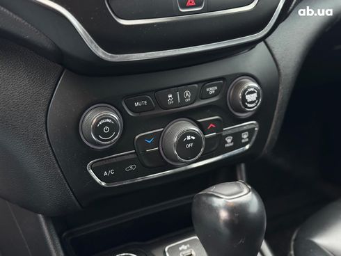 Jeep Cherokee 2018 белый - фото 27