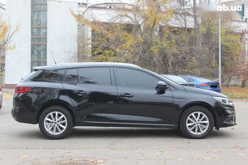 Renault Megane 2017 - фото 6