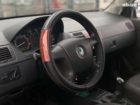 Skoda Fabia 2004 - фото 12