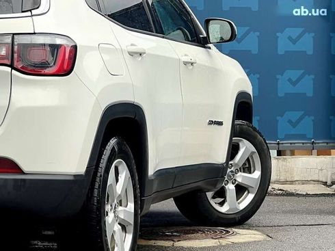 Jeep Compass 2017 - фото 16