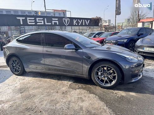 Tesla Model 3 2022 - фото 17