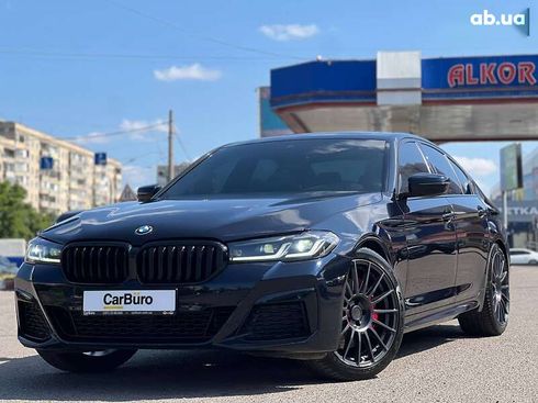 BMW 5 серия 2021 - фото 8