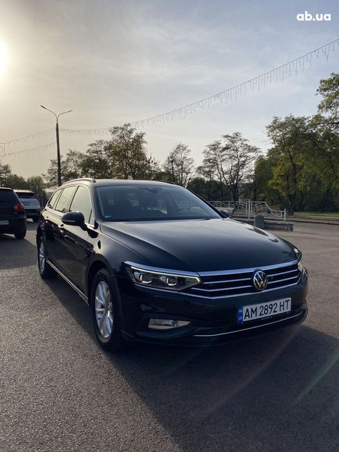 Volkswagen Passat 2021 черный - фото 2