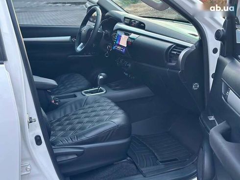 Toyota Hilux 2017 - фото 26