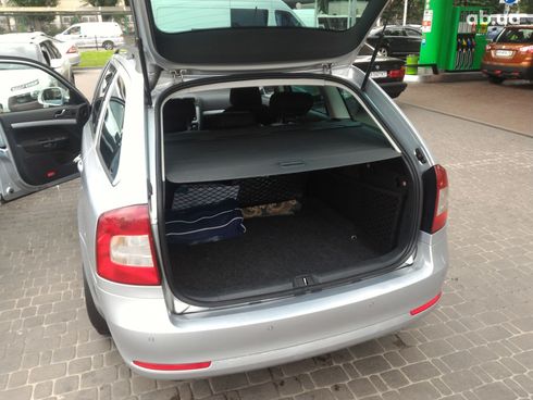 Skoda Octavia 2011 серебристый - фото 20