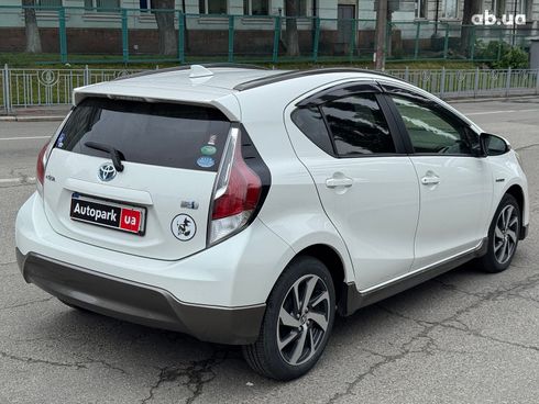 Toyota Aqua 2016 белый - фото 5