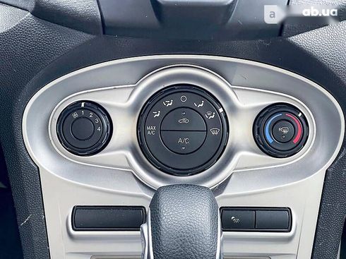 Ford Fiesta 2016 - фото 18