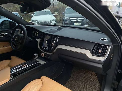 Volvo XC60 2019 - фото 11