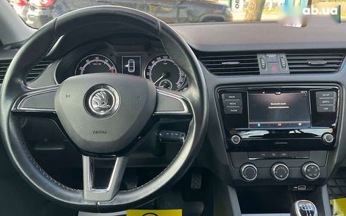 Skoda Octavia 2019 - фото 11