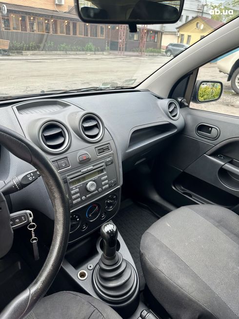 Ford Fiesta 2008 серый - фото 2