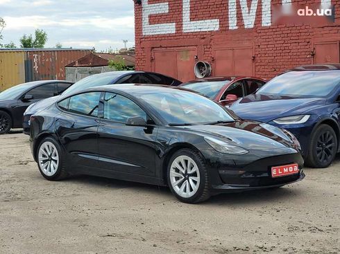 Tesla Model 3 2021 - фото 2