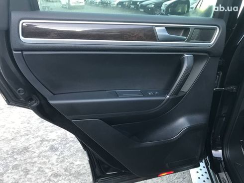 Volkswagen Touareg 2012 черный - фото 7