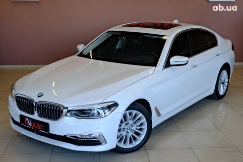 BMW 5 серия 2019 белый - фото 2