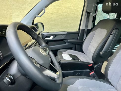 Volkswagen Multivan 2021 - фото 17