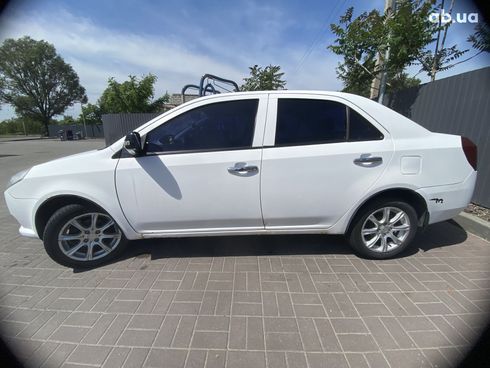 Geely MK 2013 белый - фото 3