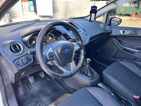 Ford Fiesta 2016 - фото 12