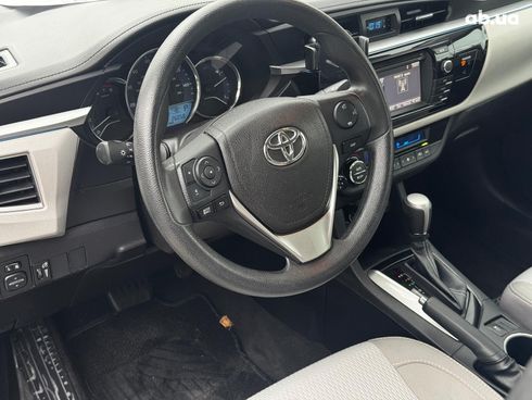 Toyota Corolla 2016 серый - фото 10