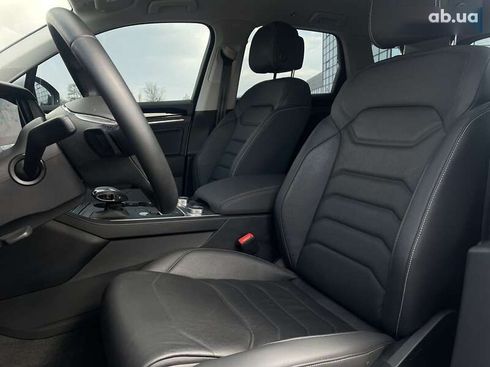 Volkswagen Touareg 2020 - фото 13