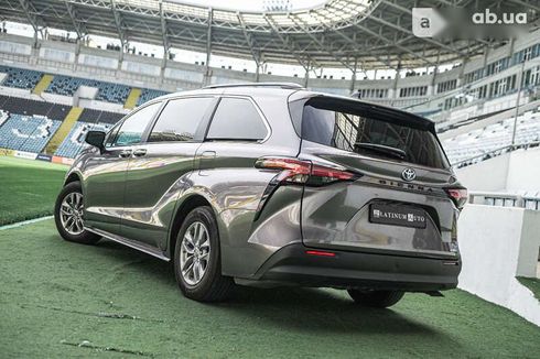 Toyota Sienna 2022 - фото 15