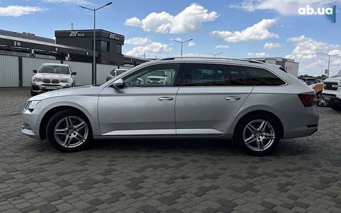 Skoda Superb 2018 - фото 4